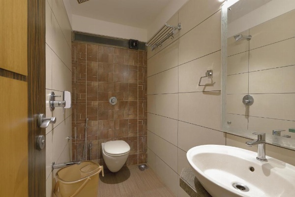 Hotel Ariana Residency image 10